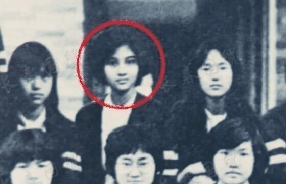  捕手|李嘉欣年轻时有多美？初中已是千里挑一，怪不得能成“富豪捕手”