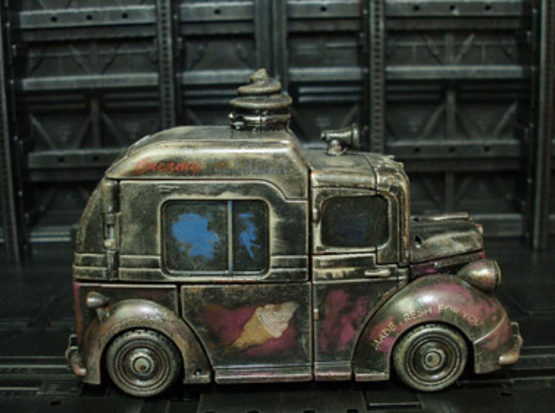 双胞胎|变形金刚动漫人物:重涂《卷土重来》顽强的双胞胎-黑金属冰激凌