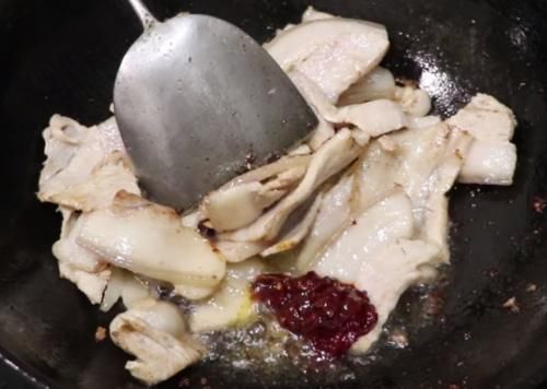  简单|简单好吃的笋尖炒肉片，香嫩营养，爽口下饭，老少皆宜的家常菜