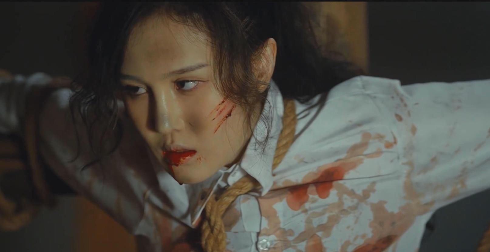  各半|谁还记得《一路向西》里的她，挑战张敏的经典角色，输赢各半