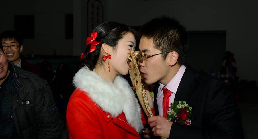 媒人|农村俗语“新娘进了房，把媒人扔过墙”，什么意思？有道理吗？