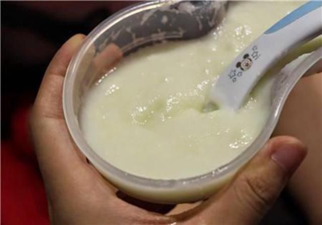  中招|给宝宝冲米粉，父母常犯这6个错误，中招的快改正，不然娃白吃了