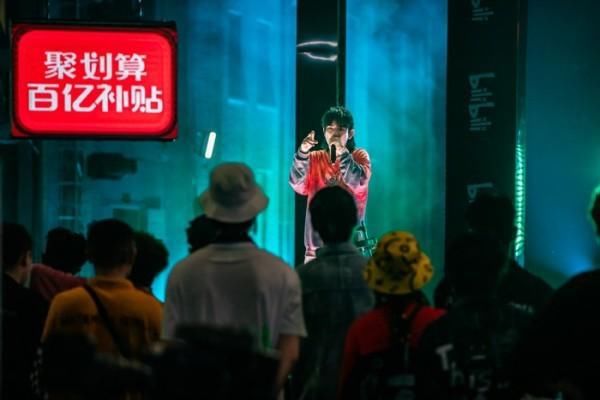  世代|《说唱新世代》第二期再出热歌 说唱基地环境大公开