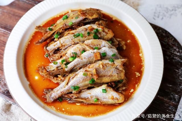 红烧|秋天,就爱这样吃鱼,不清蒸不红烧,酱香入味,大人小孩都爱吃