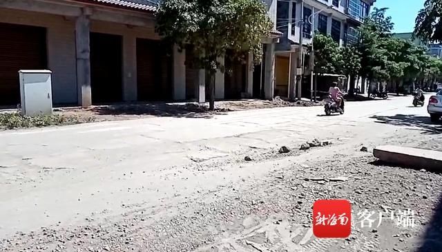  乡道|大货车昼夜穿行居民区 海口这6公里乡道伤痕累累居民叫苦