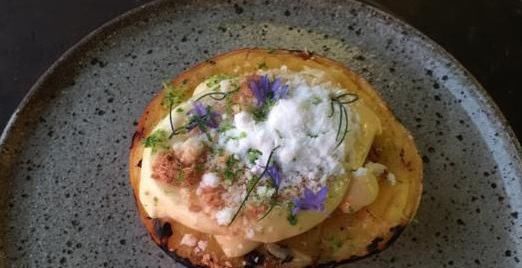 体验|亲临体验全澳最著名法国餐厅,品17道菜,赏55层美景,就餐3小时