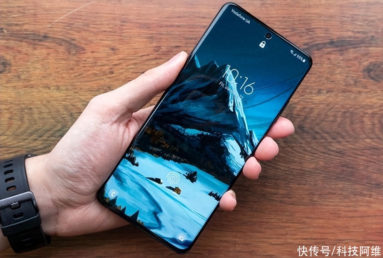 曾经9699元高攀不起，如今二手价仅2698，从高端市场来到中端市场