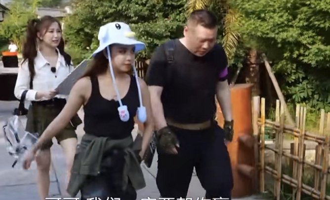  虞书欣|虞书欣安崎玩游戏不上心，有谁注意刘雨昕说了啥？怕是忘了有镜头吧