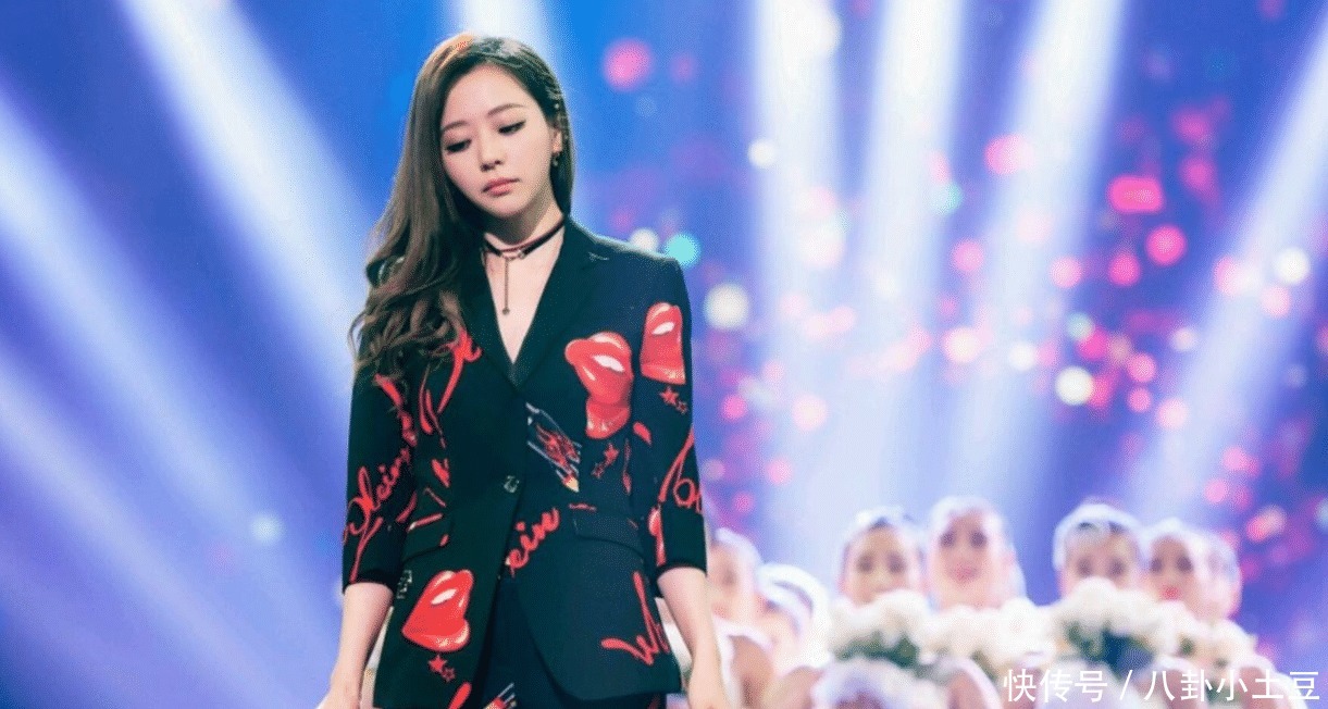 方言rap|可怜的张靓颖,被新说唱选手喷成“筛子”,和当年邓紫棋如出一辙