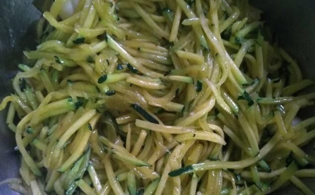 道菜|这道菜做法简单，清香脆嫩，好吃下饭，便宜又实惠