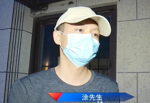 男子|贵阳一男子在酒店吃东西,却被椅子扎伤流血:我担心得病