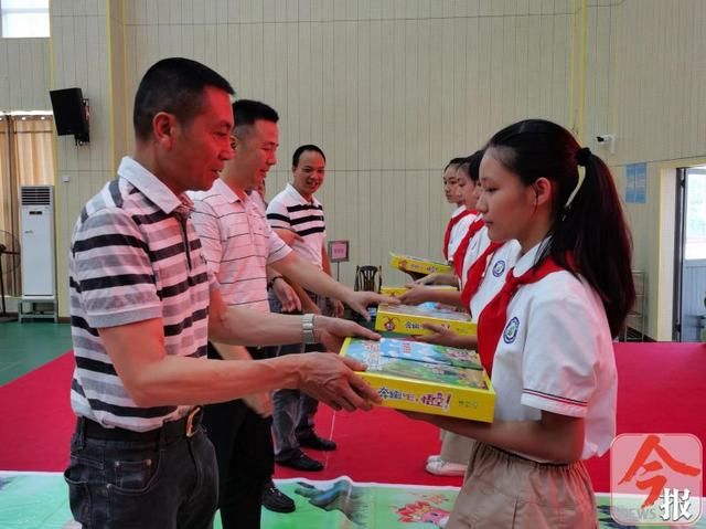 子阅读活动|柳州4万多中小学生开始做这事，意义重大