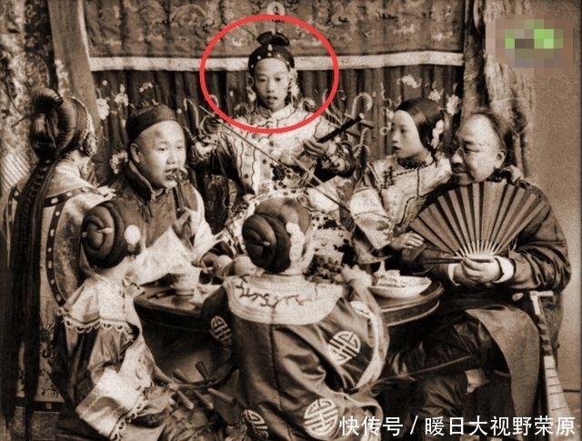 花船|百年前老照片: 晚清的花船你敢去吗? 最后一张左二真美