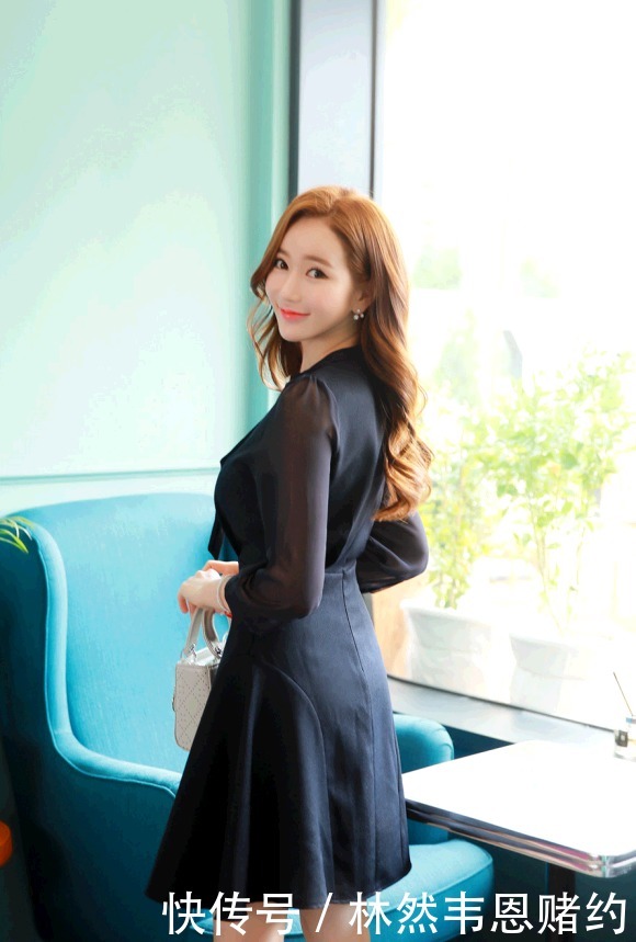 连衣裙|晴天美图:李妍静,珍珠点缀荷叶边连衣裙