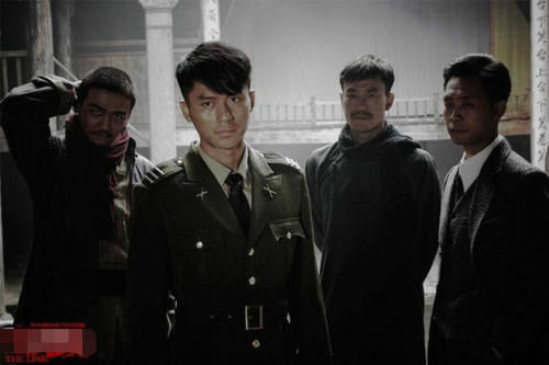 分手|李晨分手后异性缘太好,与众多美女亲密互动大秀肌肉,却被吐槽“油腻”