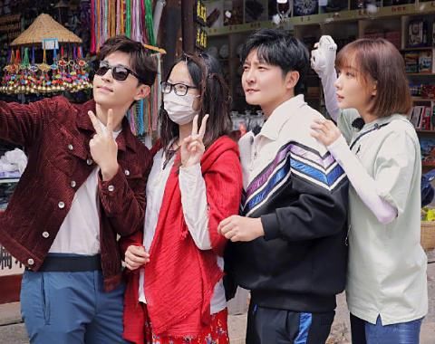  任嘉伦|有种“耍帅”叫邓伦做饭，任嘉伦等人都很随意，唯独他要搞特殊