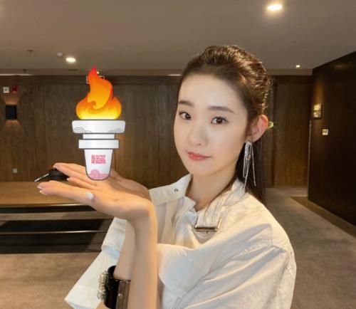  R1SE|同是“门面担当”，火箭少女有杨超越，R1SE有周震南，硬糖少女呢？