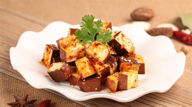  分钟|麻辣香干没想到这么好吃，大厨教你这样做，分分钟就出锅！