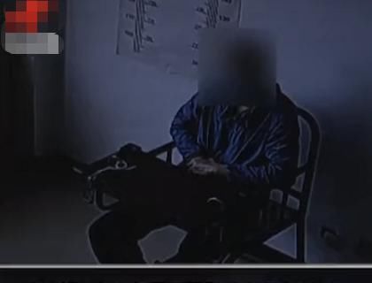不为所动|“我现在就坐着不想动!”高铁霸座被警告无果,第三次直接拷走
