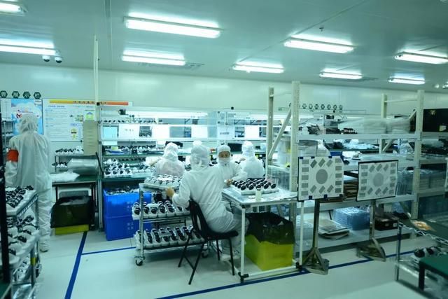 赚回|中国“最疯狂”夫妻档：为创业，卖掉5套房2车位，如今赚回270亿