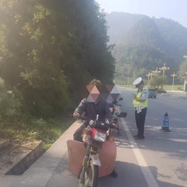 紫云|紫云县重拳出击开展摩托车专项整治行动