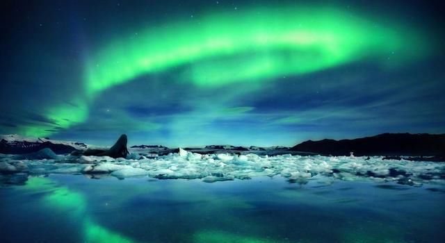 美景|夏日炎热，旅游无处可去？不如到冰与火中绽放的冰岛收割美景吧