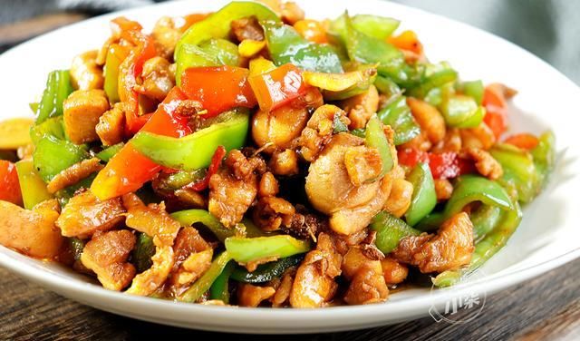 香辣|鸡肉这样做太香了，不炖不油炸，香辣过瘾，端上桌瞬间被扫光