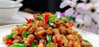 入适量|什锦蛋花汤,鲜虾粥,肉末烧辣椒,双椒童子鸡的做法