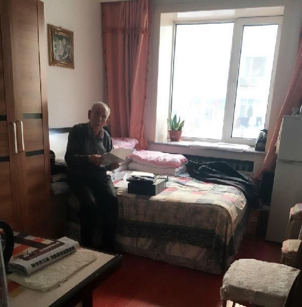 赡养|独生子女该如何赡养单亲父母？送养老院？还是一起生活？