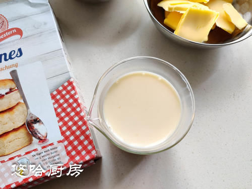 面包|3分钟成团,15分钟出炉,这款面包不用揉面,更不用揉出手套膜