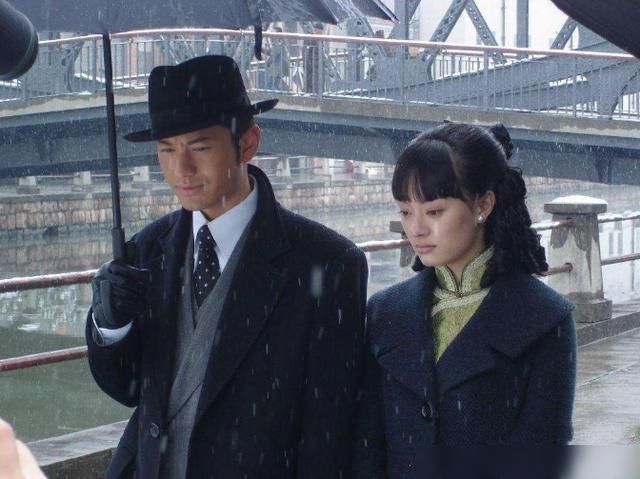 经典|对比发哥和小明哥《上海滩》这个小细节，告诉你演员与明星的区别