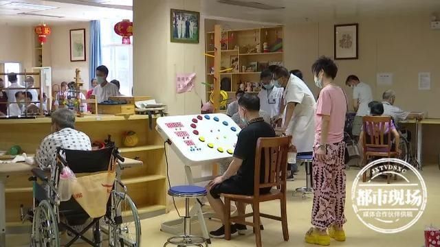 了近|15岁少年每天只睡2小时，持续了近1个月，最后身体成这样