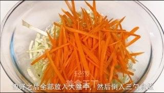  简单|凉拌包菜丝丨做法简单，酸辣爽口