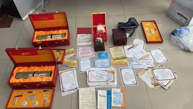  设下|盯准老年人的“藏品买卖”竟是诈骗团伙设下的连环圈套