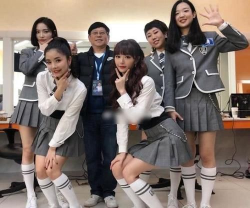 蔡徐坤|许佳琪获《青2》专属福利,第四次上《快本》,却因蔡徐坤上热搜