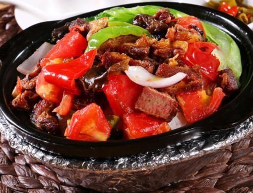 豆角|家常美食:养颜靓汤,农家干豆角炖肉,酱香烧牛腩