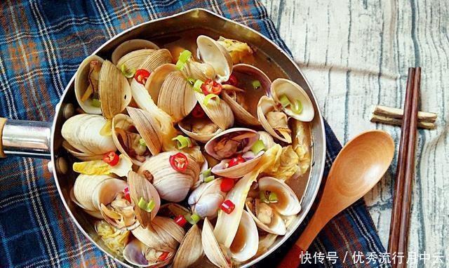 花样|顺德名菜卜卜蛤蜊,用鲜辣汤和暖身玩白贝“花样”