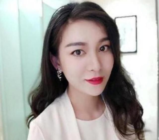 综艺节目|非诚勿扰:无臂女孩与小伙牵手成功,下台马上被甩的她怎样了?