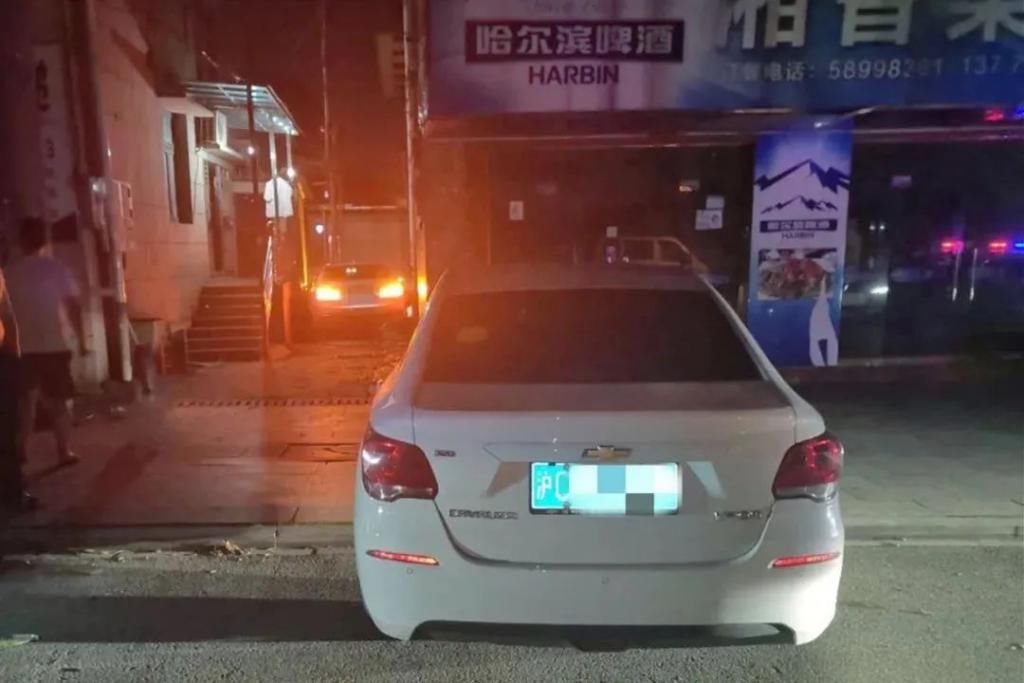  后果|几十米的路，前后三人轮换开宝马，后果惨不忍睹！原因更让人无语…