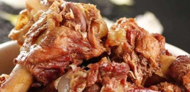  骨头|只需3步，又香又糯又营养的酱骨头，一家老小吃个过瘾，真香啊