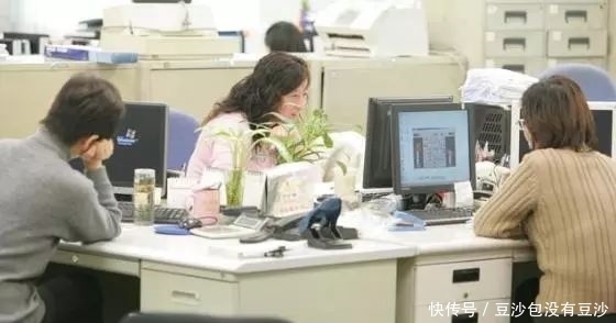 小林|27岁女子,突发猝死,身体出现1肿、2紫、3多,去查查心脏