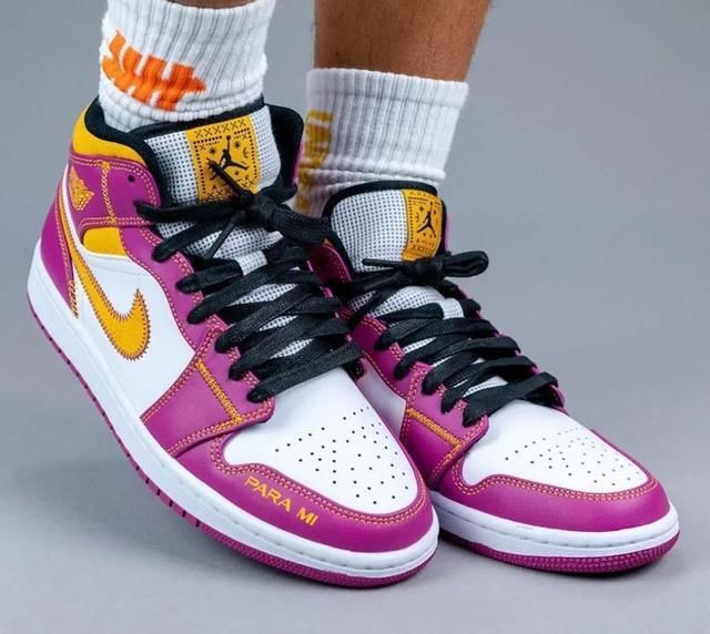 曝光|亡灵节专属配色，AJ1 Mid“Familia”曝光，鞋舌成为最大亮点