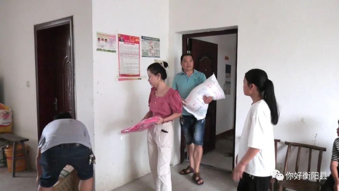  衡阳|请帮帮她！父亲去世，衡阳14岁女孩独自照顾弟弟妹妹……