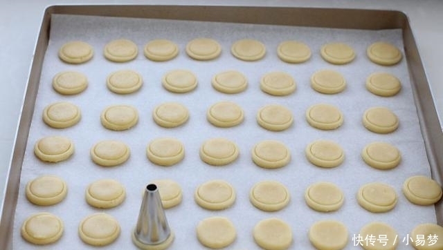 自制|自制纽扣小饼干,看一眼就会做,最适合给孩子当零食