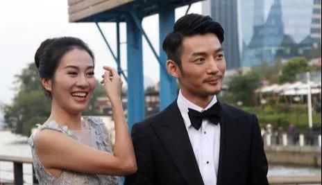  王思聪|为男友跳河、被打到骨折也不分手，王思聪：叶璇这是被下降头了？