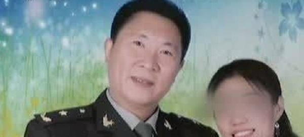 坚信|他假扮军人行骗15年，骗“贿赂金”380万，被抓时坚信自己是少将