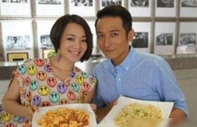  李维嘉|李维嘉牵短发女子逛街，这是要脱单？真相曝光，网友：有点心痛