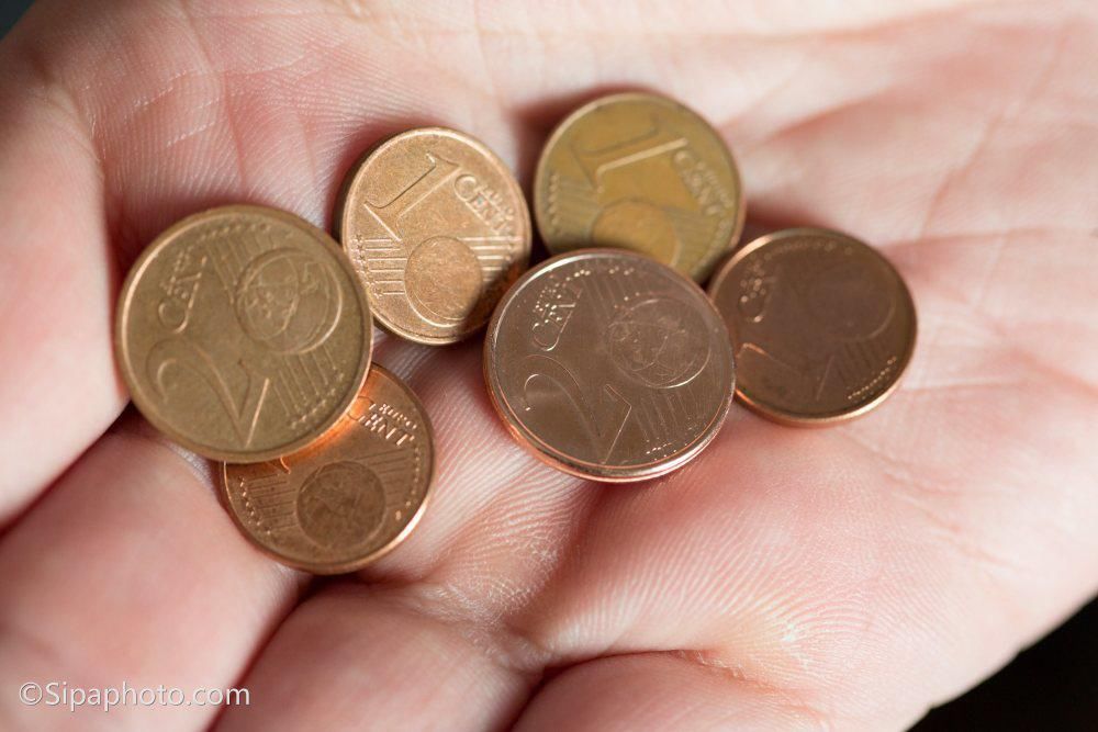  当晚|3岁幼童误食硬币医院却拒绝救治，被父母带回家当晚身亡