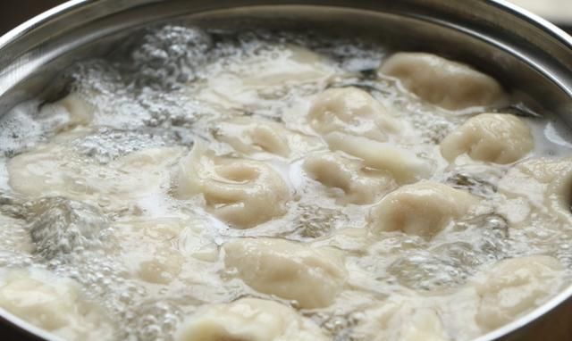  2勺|自制的美味早餐，香软柔滑，比普通水饺好吃更有滋味，特别回味