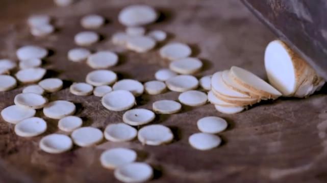  传承|李子柒赋予自身积极的正能量，巧制香甜参蜜传承古典美食